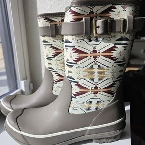 Pendleton Woolen Mills Geometric Pattern Rain Boots